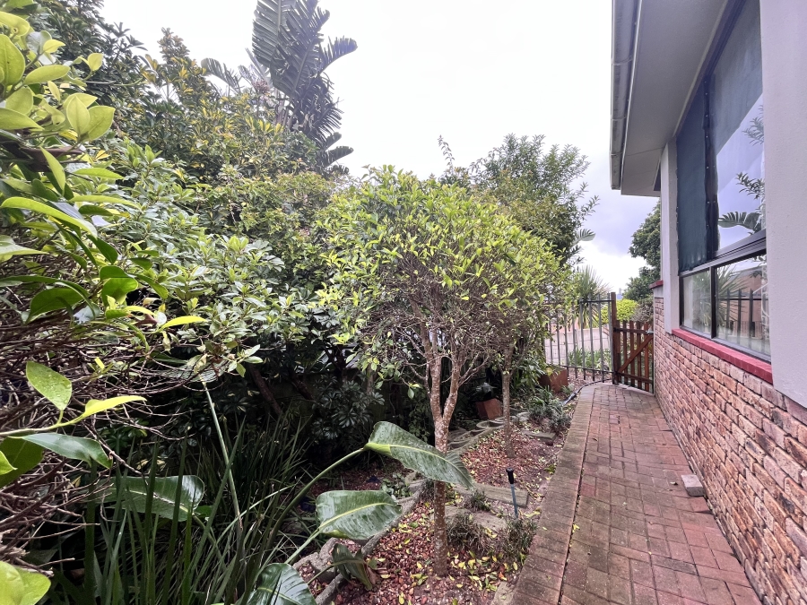 4 Bedroom Property for Sale in Dana Bay Western Cape